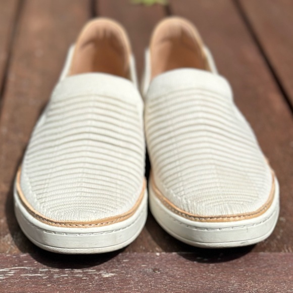 Ugg Sneakers - Picture 4 of 6